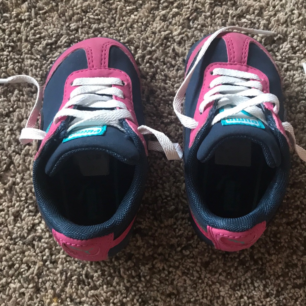 Puma baby size 5 sneaker, blue/pink